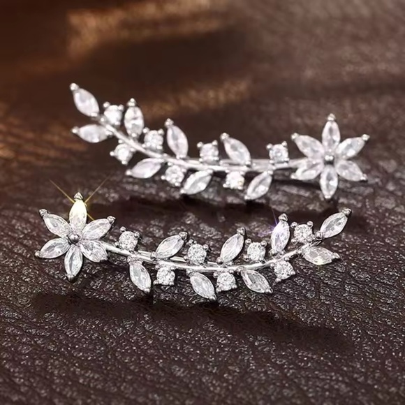 Floral Leaf Silver Ear Cuff /
Climber earrings - Picture 4 of 4